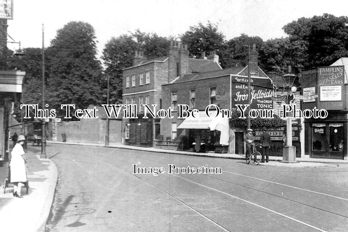 MI 986 - Main Road Junction, Twickenham, Middlesex