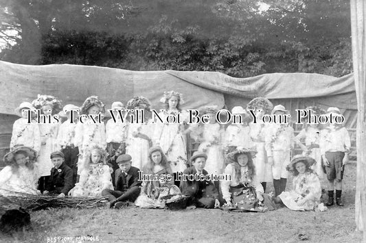 NF 1032 - Maypole Dancers, Besthorpe, Norfolk c1916