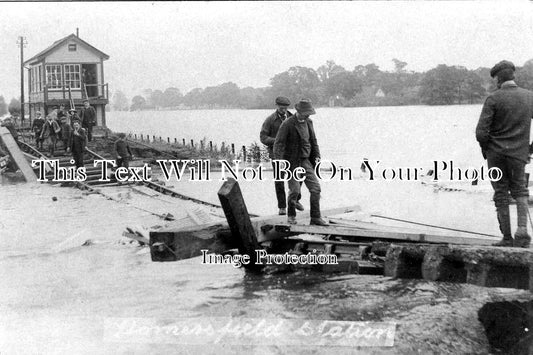 NF 1041 - Homersfield Railway Station Floods, Norfolk 1912