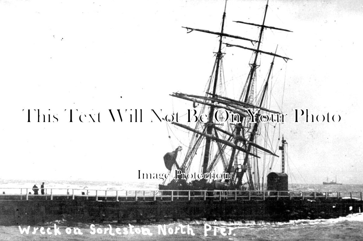 NF 1078 - Shipwreck On North Pier, Gorleston, Norfolk