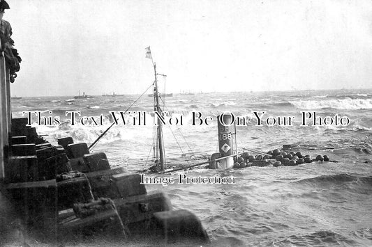 NF 1098 - Shipwreck On Great Yarmouth Harbour Mouth, Norfolk