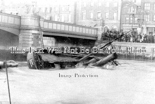 NF 1131 - Sinking Of A Gannet Fishing Boat, Old Haven Bridge, Great Yarmouth, Norfolk