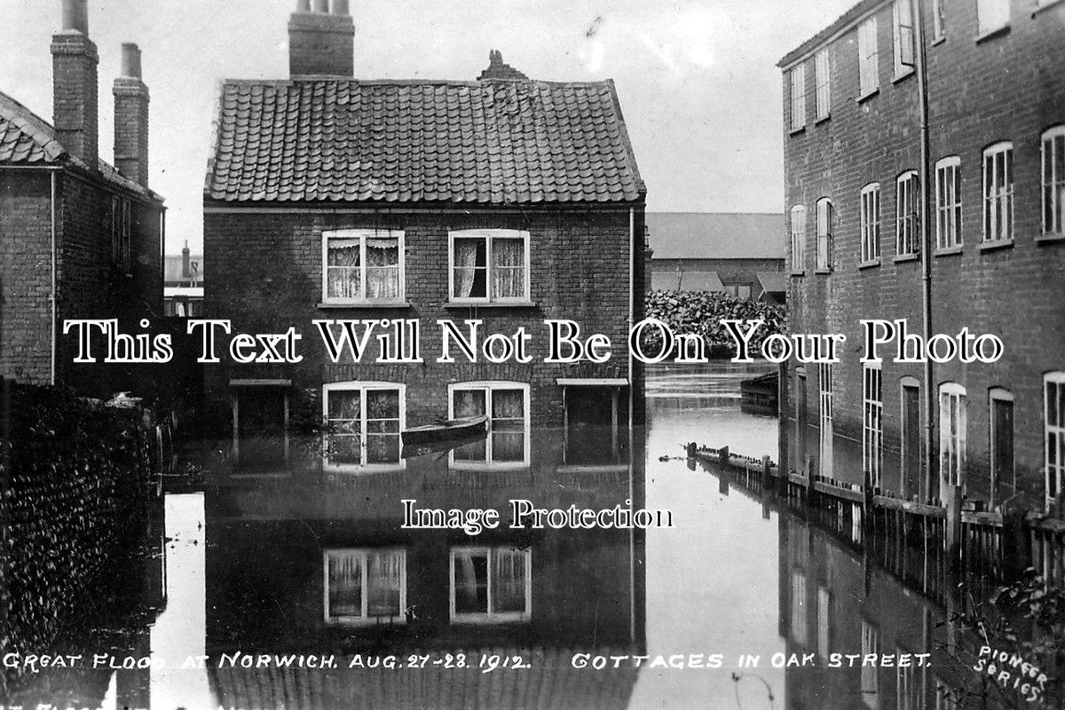 NF 116 - Cottages In Oak Street, Norwich Flood, Norfolk 1912