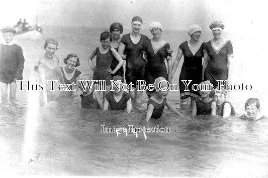 NF 1192 - Bathing Belles At Great Yarmouth, Norfolk c1917
