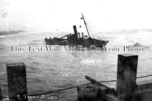 NF 1273 - Drifter Tryphena Before It Broke, Great Yarmouth, Norfolk c1929