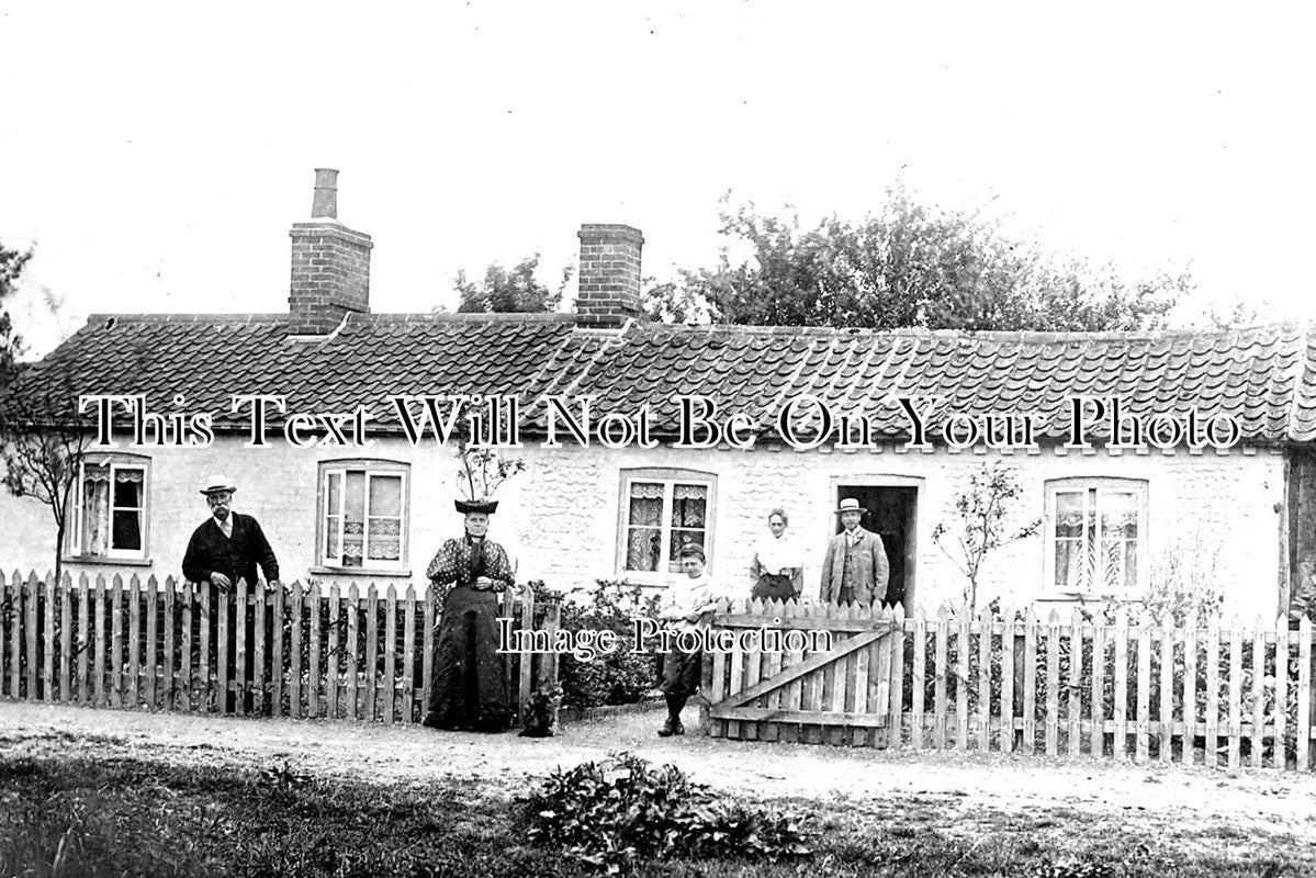 NF 1291 Cottages At Stoke Ferry, Norfolk c1906 JB Archive