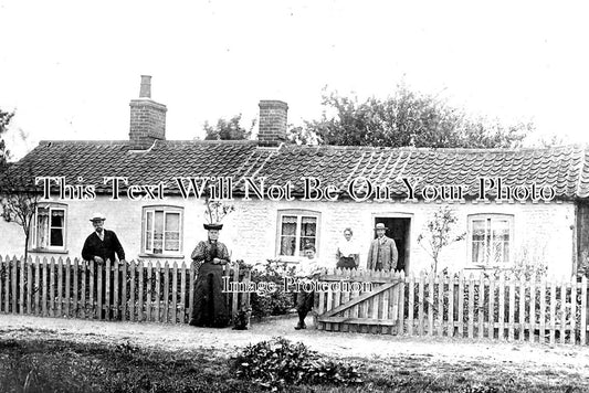 NF 1291 - Cottages At Stoke Ferry, Norfolk c1906