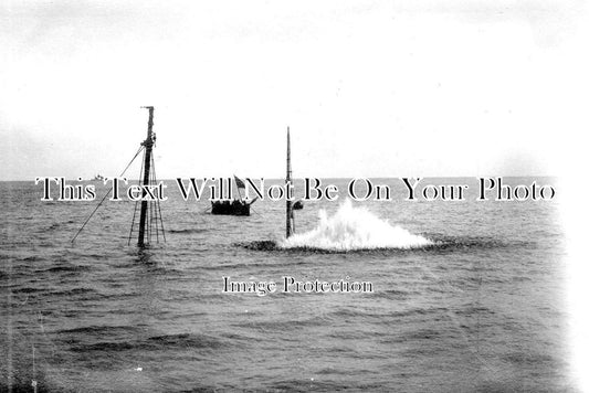 NF 1343 - Sinking Ship, Great Yarmouth, Norfolk c1914