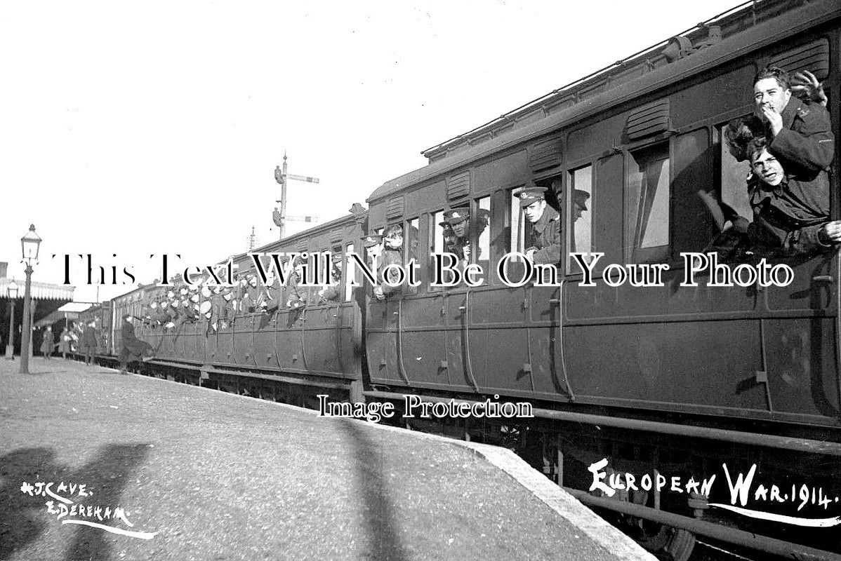 NF 1460 - East Dereham Railway Station WW1 Middlesex Regt Soldiers, Norfolk