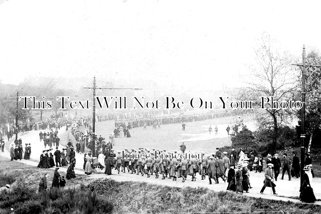 NF 1465 - Mousehold Norwich Norfolk Regiment Solders In Street Kings Visit 1911
