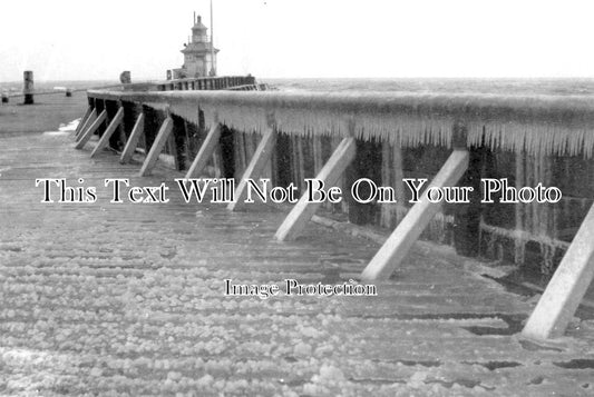 NF 1485 - Frozen Seas & Sea Defences, Gorleston, Norfolk