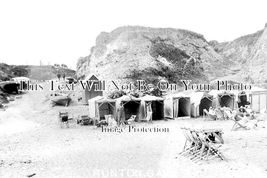 NF 1597 - East Runton Gap, Norfolk c1910