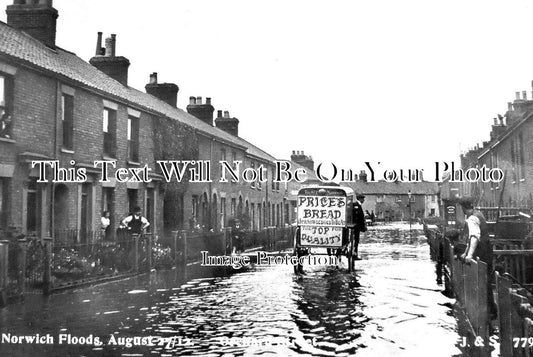 NF 1662 - Orchard Street, Norwich Floods, Norfolk 1912