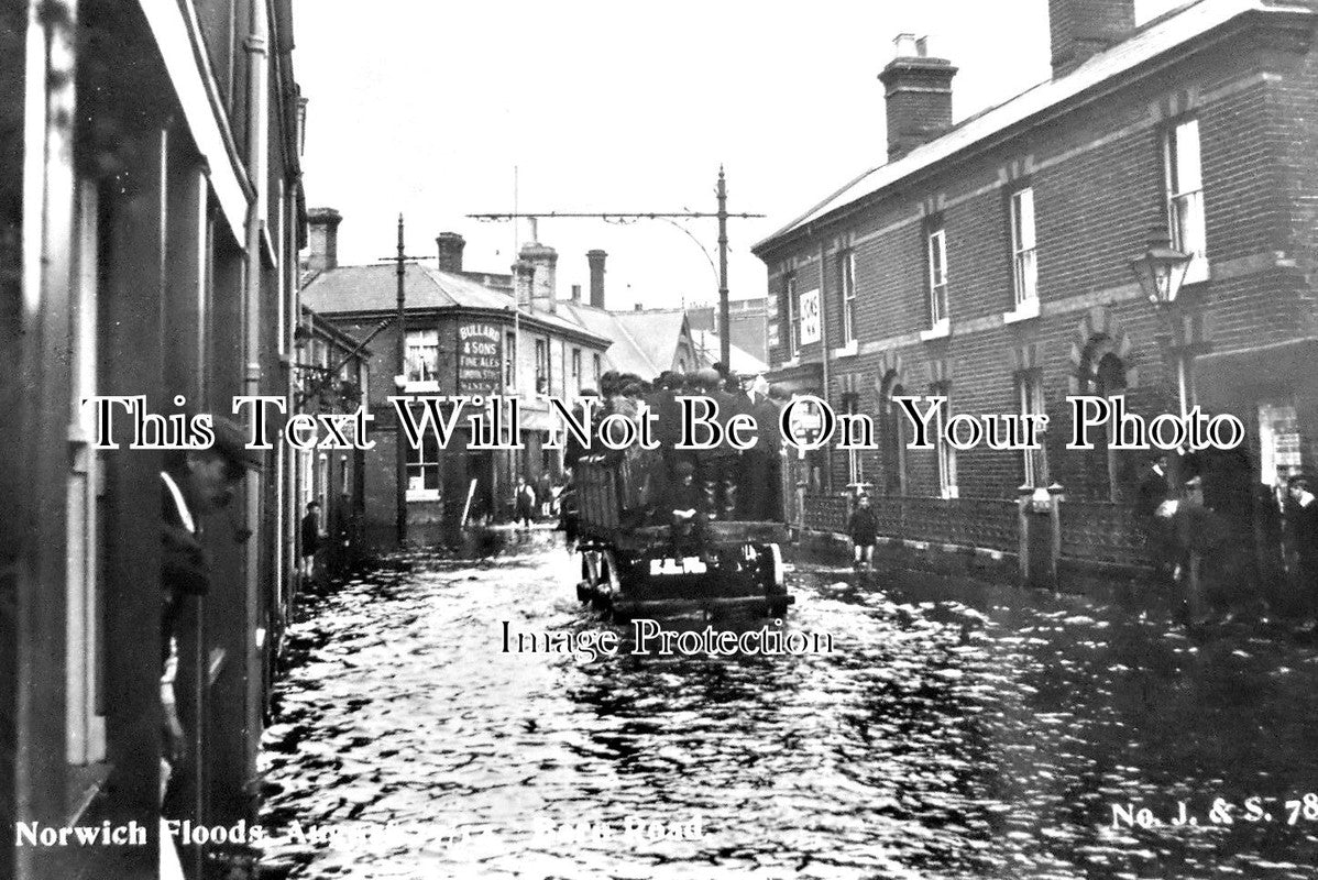 NF 1663 - Norwich Floods, Barn Road, Norfolk 1912