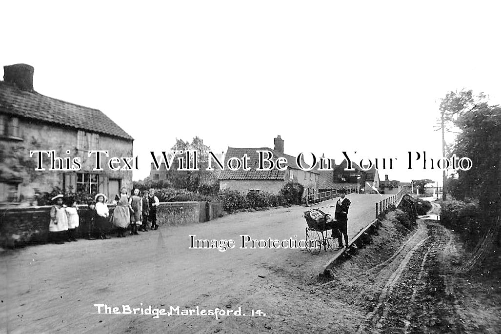 NF 1673 - The Bridge, Marlesford, Norfolk