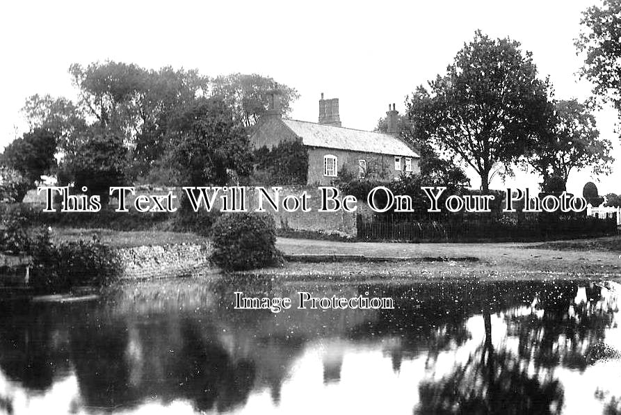 NF 1754 - Thwaite Hall Near Loddon, Norfolk c1919