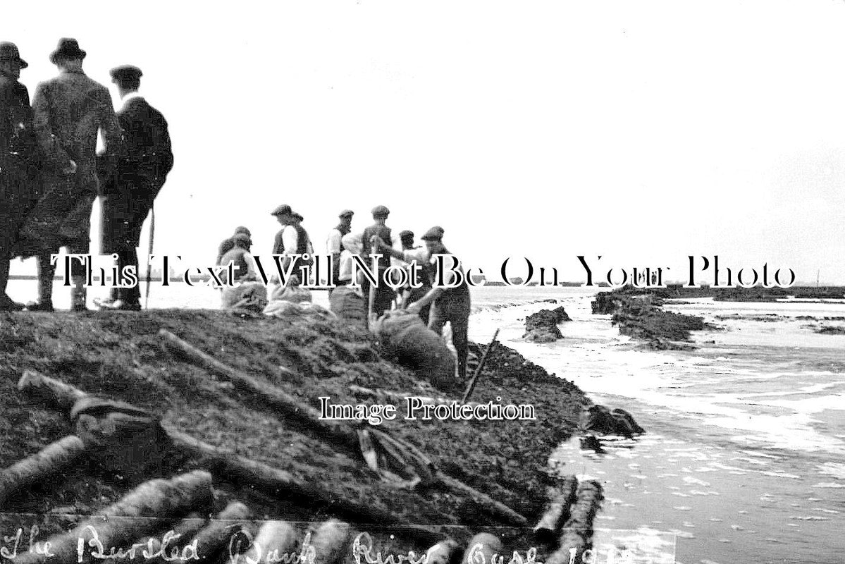NF 1898 - Burst Bank, River Ouse, Hockwold, Norfolk 1912