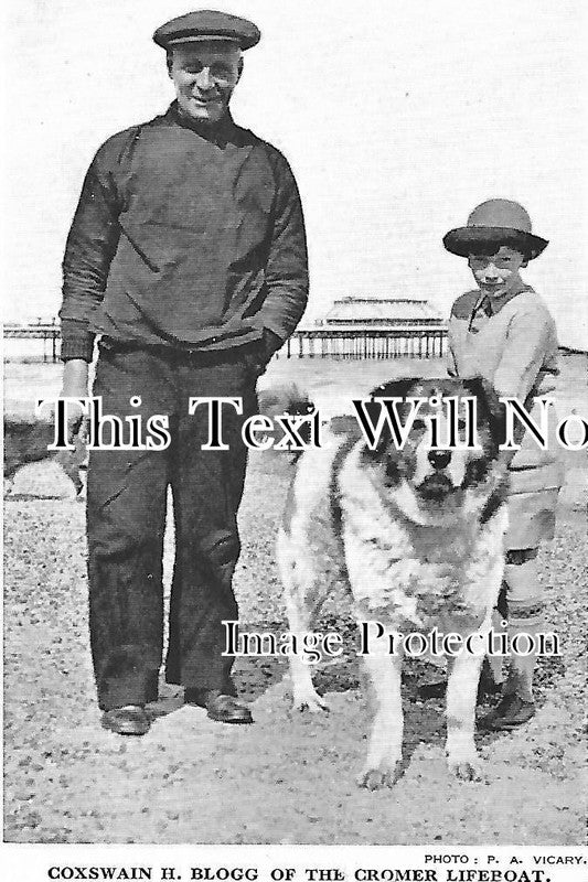 NF 204 - Cromer Lifeboat, Coxswain H.Blogg & Dog, Norfolk