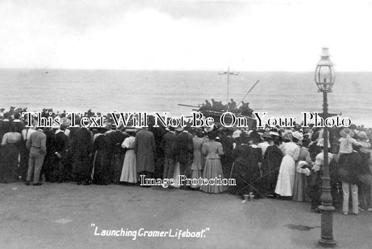 NF 2073 - Launching Cromer Lifeboat, Norfolk 1908