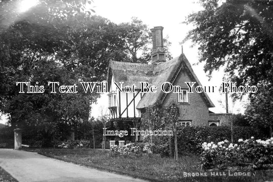 NF 2182 - Brooke Hall Lodge Near Norwich, Norfolk