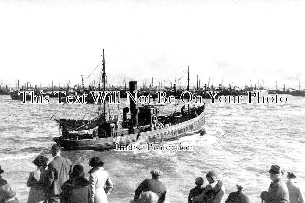 NF 2202 - Steam Trawlers, Gorleston On Sea, Norfolk