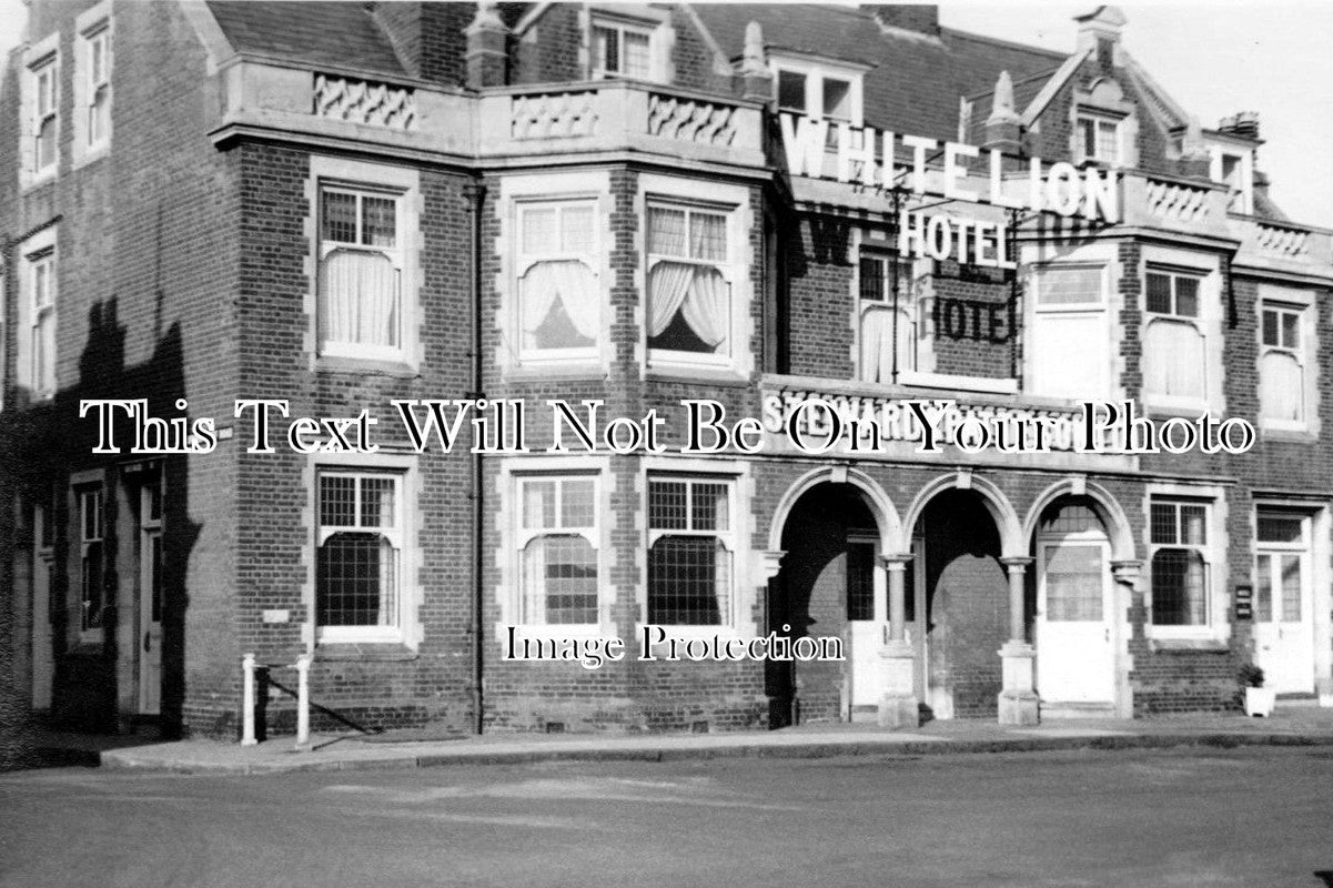 NF 230 - White Lion Pub, Gorleston, Norfolk