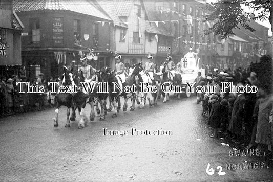 NF 2318 - Coronation Parade, Lily Tavern Pub, Ber Street, Norwich, Norfolk 1937