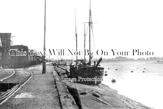 NF 2433 - The Harbour, Kings Lynn, Norfolk c1913