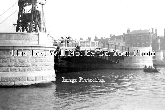 NF 2456 - Haven Bridge, Great Yarmouth, Norfolk c1930