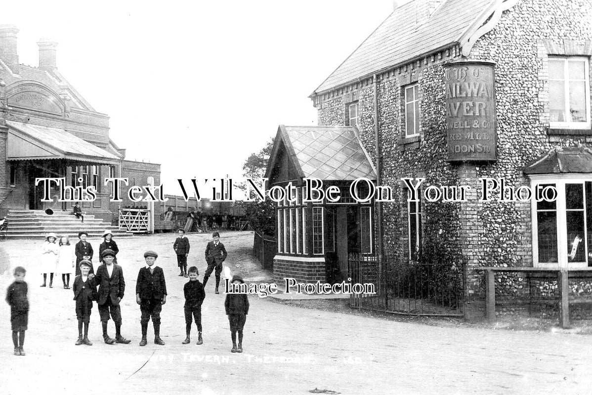 NF 2486 - Railway Tavern Pub & Station, Thetford, Norfolk