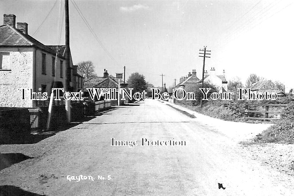NF 2541 - Royal Oak Pub, Gayton, Norfolk c1934