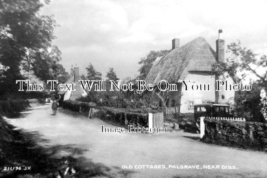 NF 2582 - Old Cottages, Palgrave Near Diss, Norfolk c1932