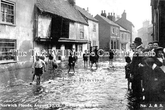 NF 2674 - Westwick Street, Norwich Floods, Norfolk 1912