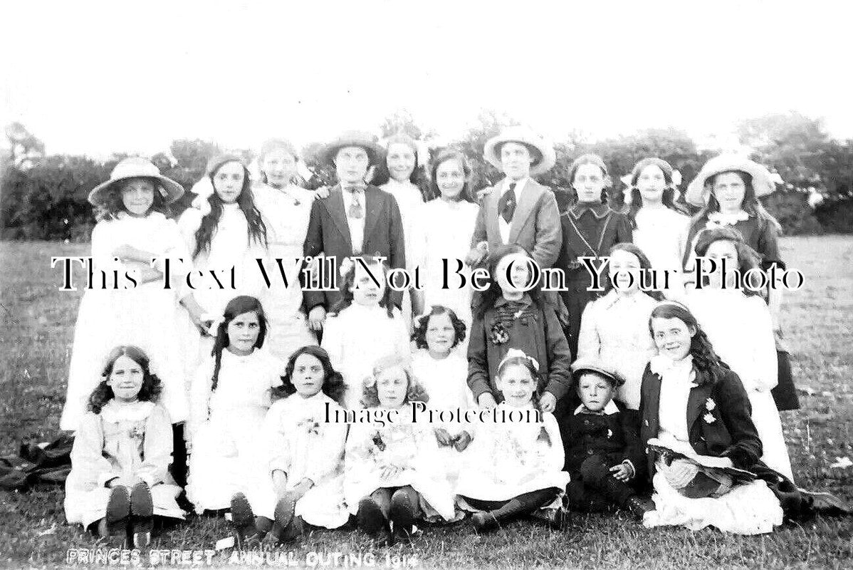 NF 2684 - Princes Street Annual School Outing, Norwich, Norfolk 1914