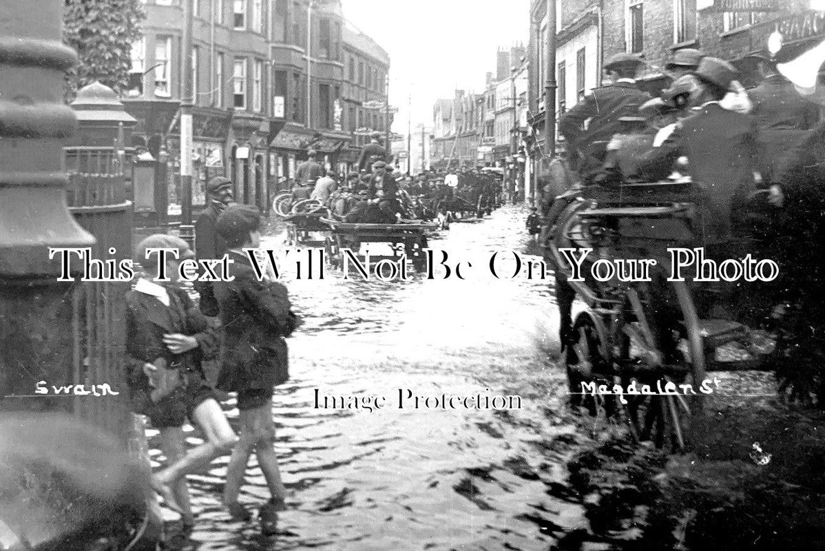 NF 2777 - Magdalen Street, Norwich Floods, Norfolk 1912