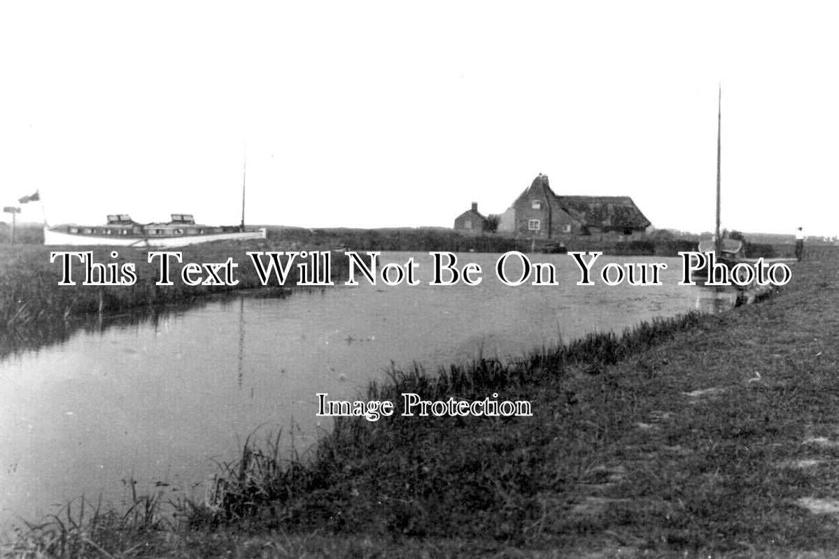 NF 2951 - The Mouth Of The Thurne, Norfolk c1910