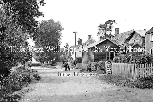NF 3027 - The Street, Aslacton, Norfolk c1937