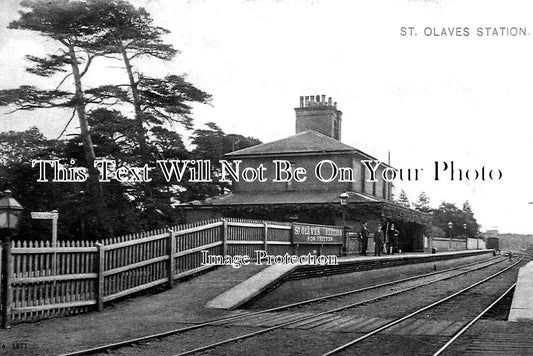 NF 3040 - St Olaves Railway Station, Norfolk c1912