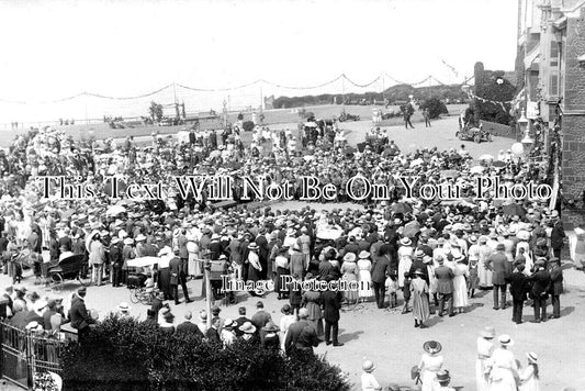 NF 3061 - Hunstanton Crowd, Norfolk