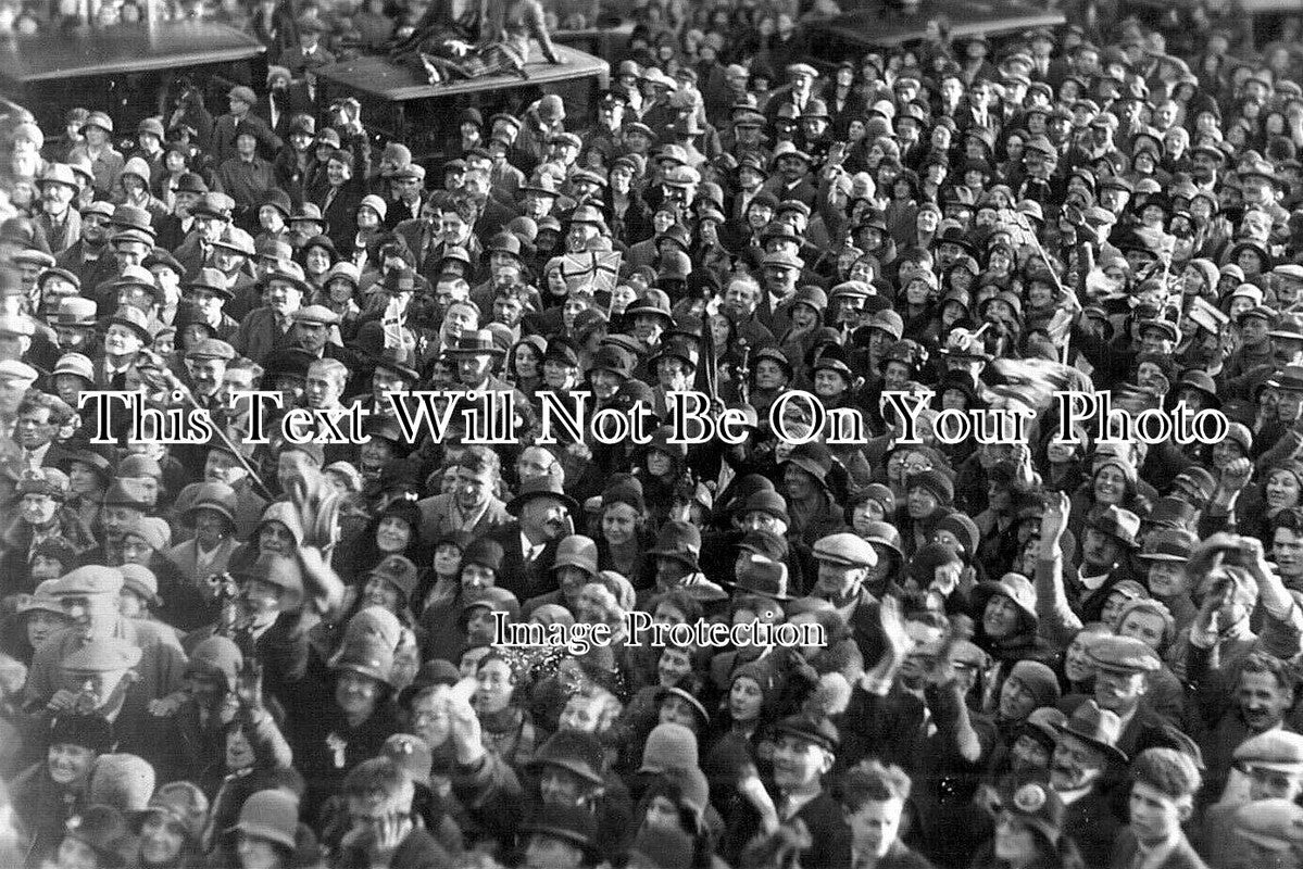 NF 3086 - Cromer Crowd, Norfolk