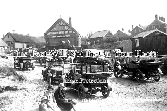 NF 3167 - The Beach & Lifeboat House, Hunstanton, Norfolk