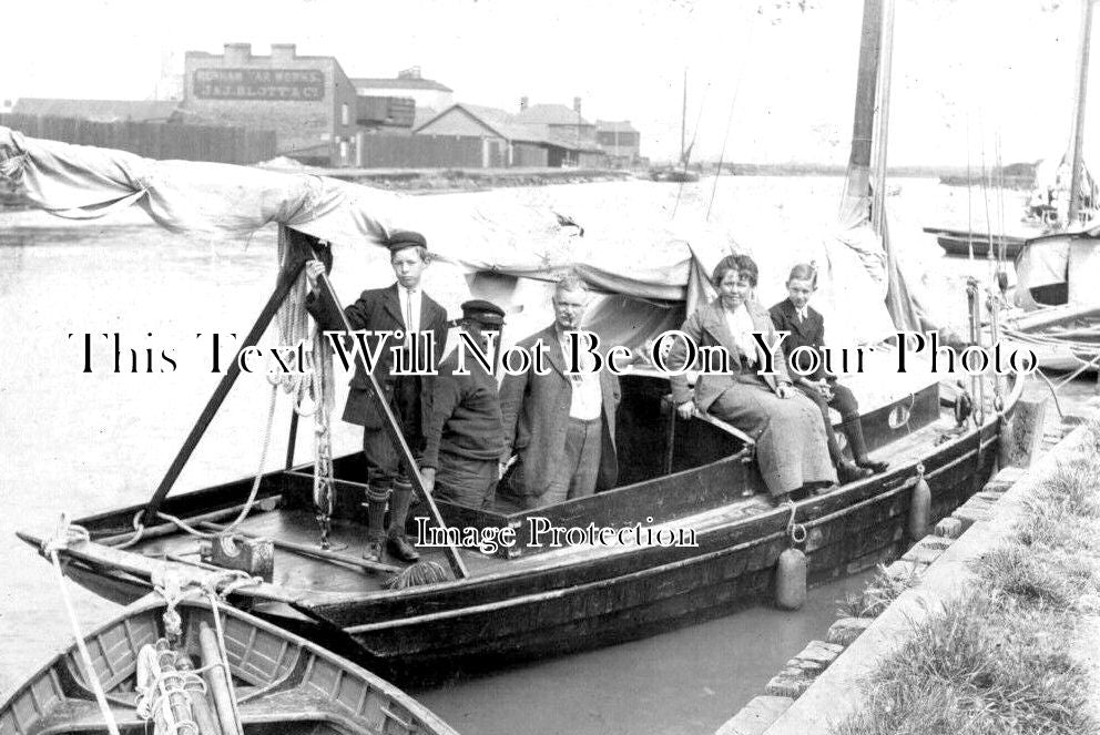 NF 3199 - Great Yarmouth Yacht In Harbour, Norfolk c1913