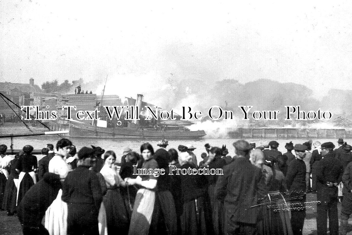 NF 3314 - Reads Flour Mill & Timber Yard Fire, Great Yarmouth, Norfolk