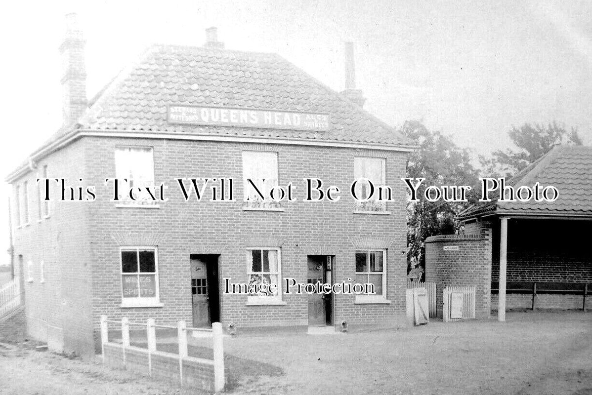 NF 3412 - The Queens Head Pub, Burgh Castle, Norfolk