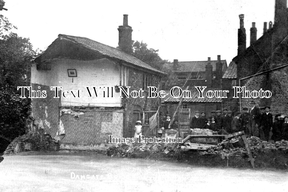 NF 3422 Damgate Floods, Wymondham, Norfolk 1912 JB Archive