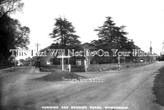 NF 3508 - Norwich & Browick Roads, Wymondham, Norfolk c1940