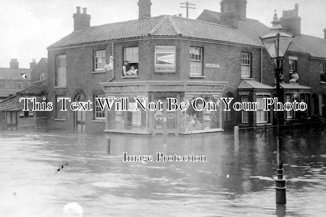 NF 369 - Corner Of Devonshire Street, Norwich Floods, Norfolk