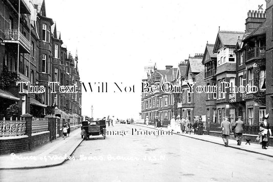 NF 3751 - Prince Of Wales Road Corner, Cromer, Norfolk c1918