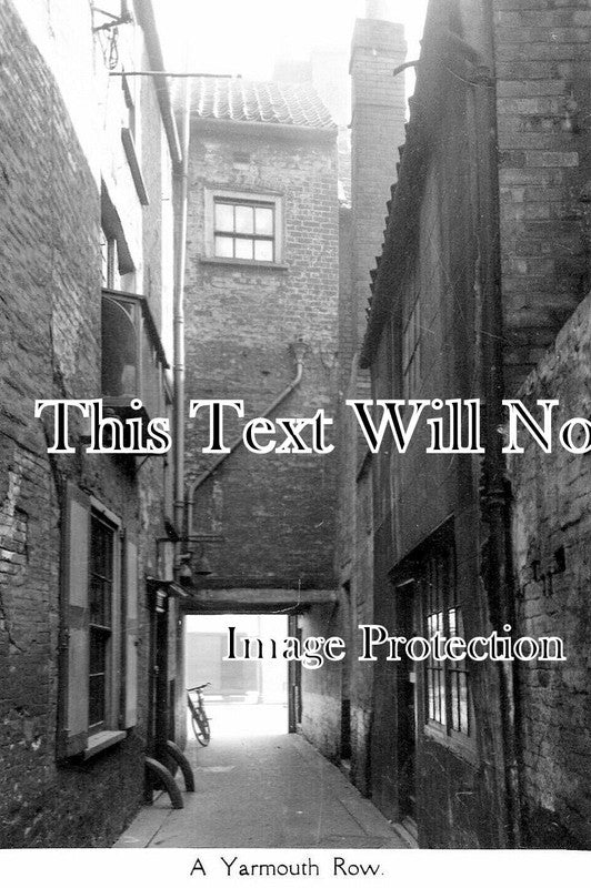 NF 3809 - A Yarmouth Row, Great Yarmouth, Norfolk c1912