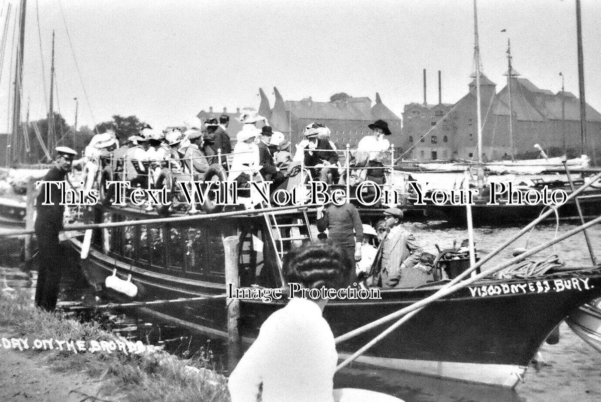 NF 3901 - Boat Trip On The Norfolk Broads